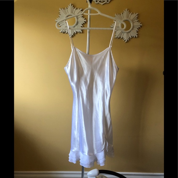 Lounge set white satin new size small - Picture 2 of 5